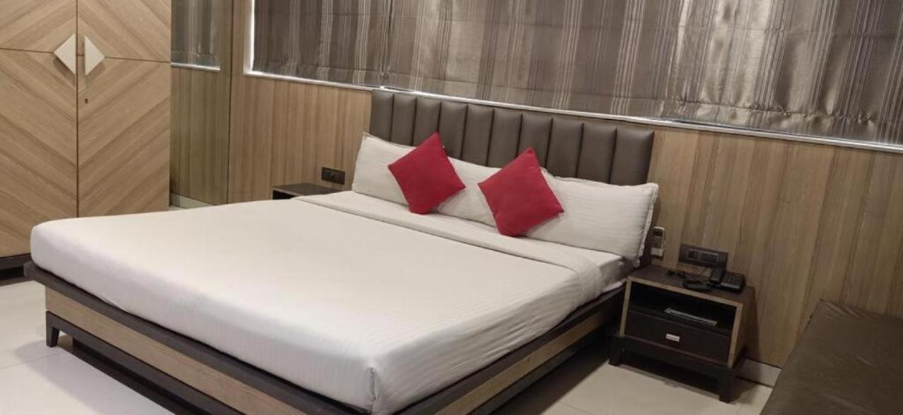 Hotel Pratiksha Residency Navi Mumbai Esterno foto