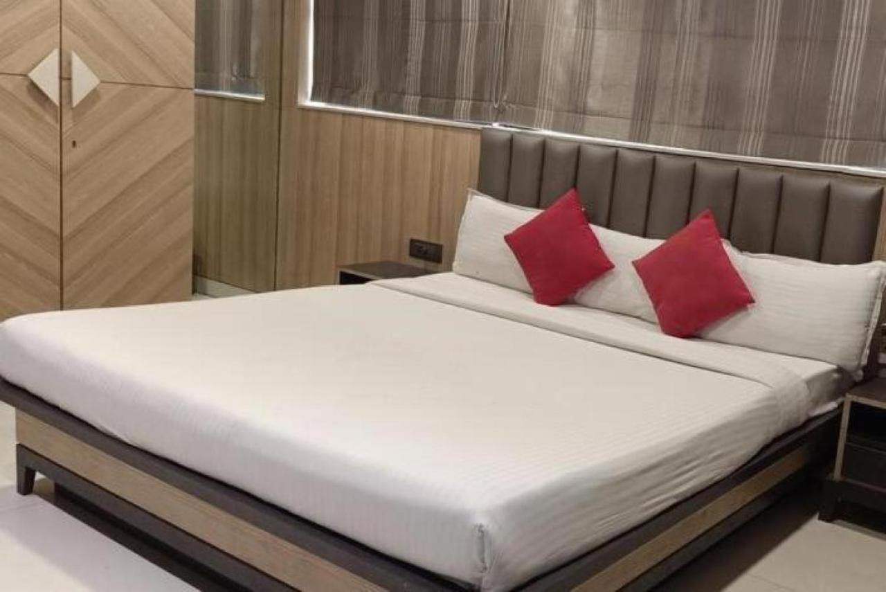Hotel Pratiksha Residency Navi Mumbai Esterno foto